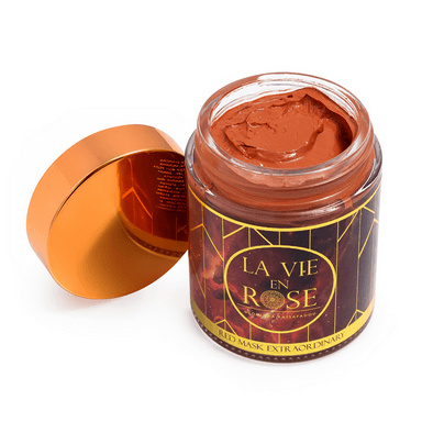 Red mask extraordinary | La Vie En Rose